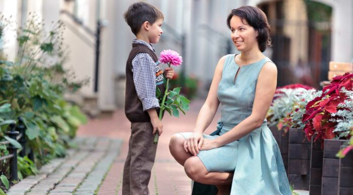 100 Frases Dedicadas a las Madres | Preciosas Frases Dedicadas a las Madres | Preciosas