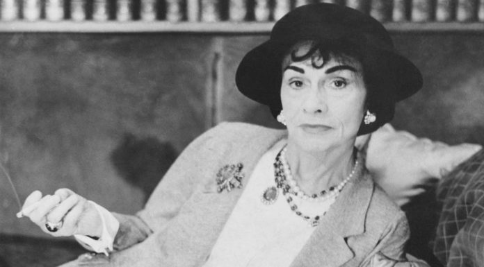 30 Frases de Coco Chanel | El feminismo de la moda Frases de Coco Chanel