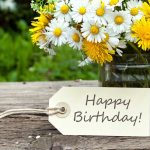 10 Frases de cumpleaños para una tarjeta