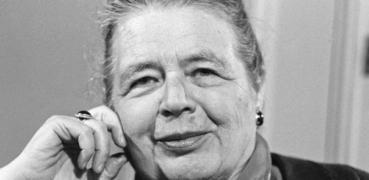 100 Frases de Marguerite Yourcenar: mente y pluma privilegiadas 30 Frases de Marguerite Yourcenar: mente y pluma privilegiadas