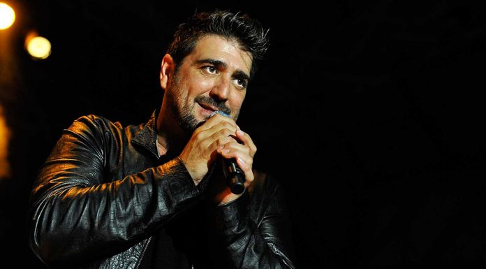 60 frases de Antonio Orozco y cómo la música puede tocarte el corazón Frases de Antonio Orozco