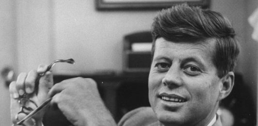 130 Frases de John F. Kennedy | El presidente que hizo soñar a EEUU Frases de John F. Kennedy