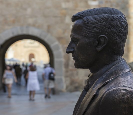 110 Frases de Adolfo Suárez | Protagonista de la Transición española frases de Adolfo Suárez