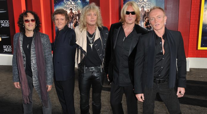 50 Frases de Def Leppard | El primer grupo heavy metal de éxito Frases de Def Leppard