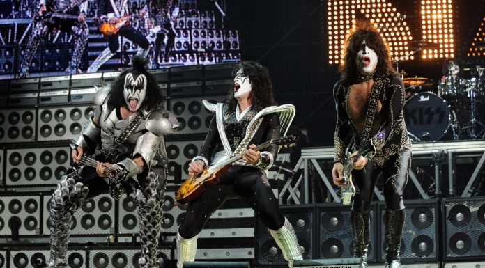 60 Frases de Kiss | Circo, pirotecnia y guitarras Frases de Kiss