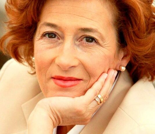 10 Libros de Julia Navarro | Entre el periodismo y la ficción Libros de Julia Navarro