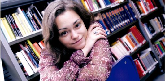 10 Libros de Laura Gallego | La imaginación al servicio de la literatura juvenil Libros de Laura Gallego