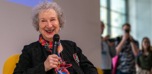 110 Frases de Margaret Atwood | Literatura y femismo 15 Frases de Margaret Atwood