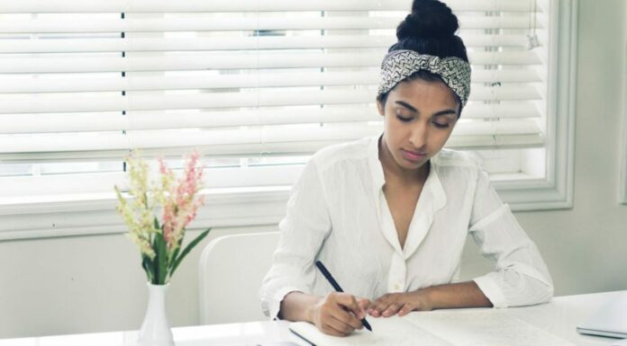 50 Frases de Rupi Kaur | Sus mejores reflexiones Frases de Rupi Kaur | Sus mejores reflexiones