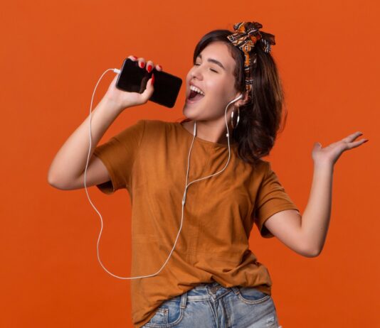 80 Frases de canciones que han marcado tu vida ¡Inolvidables! Frases de canciones que han marcado tu vida