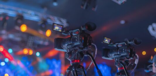 15 Frases sobre el lenguaje audiovisual y los medios de comunicación Frases sobre el lenguaje audiovisual y los medios de comunicación