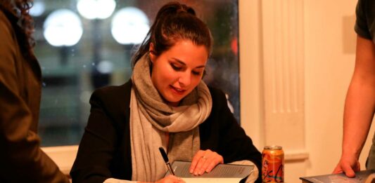 Todos los libros de Victoria Aveyard | Literatura juvenil y de ficción victoria aveyard libros