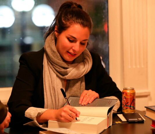 Todos los libros de Victoria Aveyard | Literatura juvenil y de ficción victoria aveyard libros