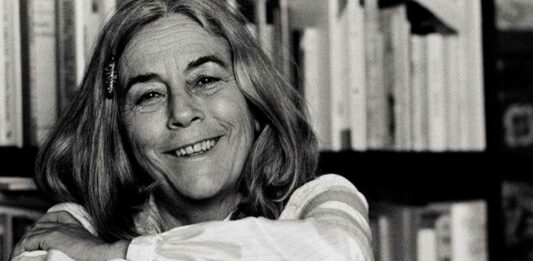 17 Frases de Carmen Martín Gaite | Autora española del siglo XX frases de Carmen Martín Gaite