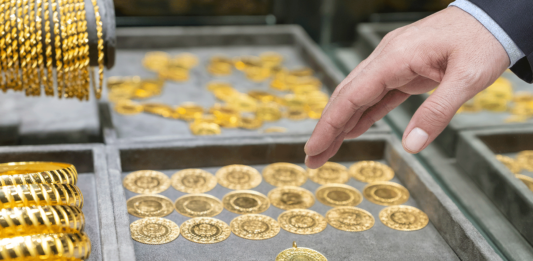 «No todo lo que brilla es oro» y otras frases para entender este elemento frases de oro