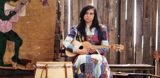 4 Poemas de Violeta Parra | La poeta y cantora chilena Poemas de Violeta Parra