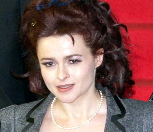 25 frases de Helena Bonham Carter | ¡Actuación, cine y villanos! frases de helena bonham carter