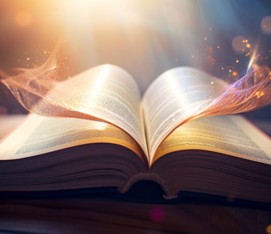 ¿Qué son los movimientos literarios? | Transversales en la literatura ¿Qué son los movimientos literarios?