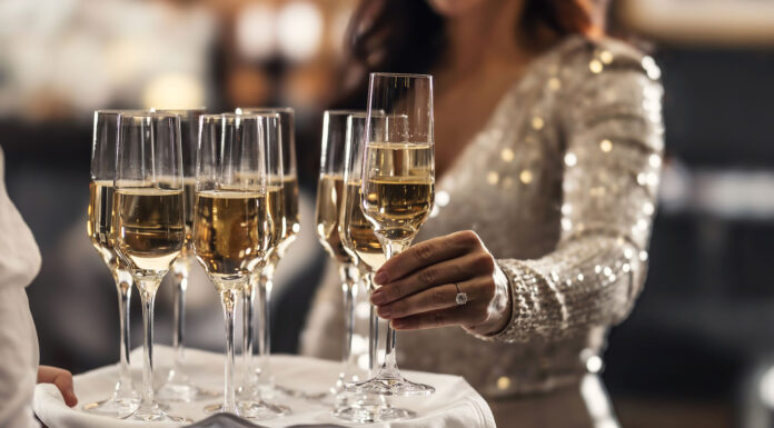 35 frases de feliz aniversario de bodas | Citas conmemorativas frases de feliz aniversario de bodas