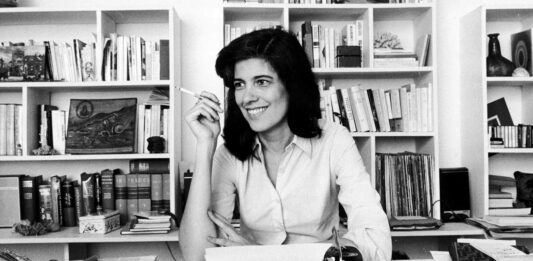 20 frases de Susan Sontag | Reflexiones de cultura y humanidad Frases de Susan Sontag