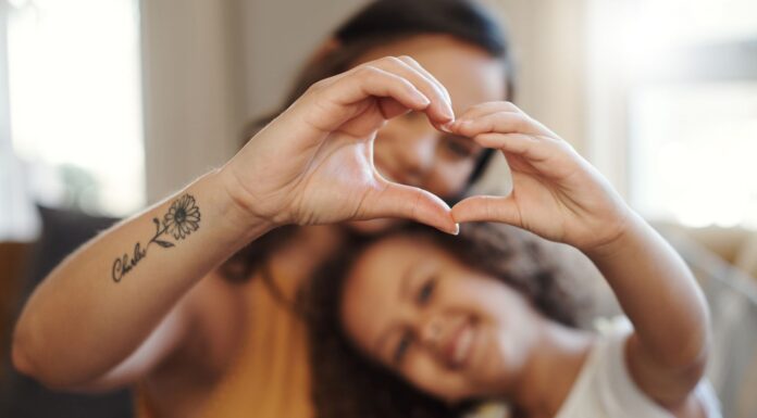 30 frases de familia para tatuajes | Símbolos de amor en la piel frases de familia para tatuajes