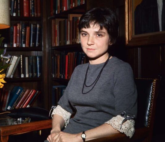 Poemas de Adrienne Rich | Poesía feminista norteamericana poemas de Adrienne Rich