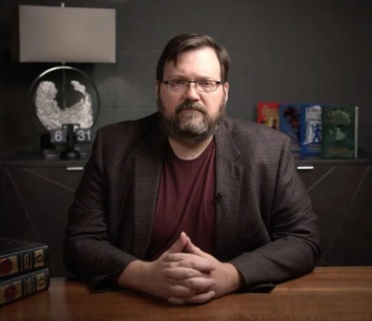 Mejores libros de Brandon Sanderson | Universos mágicos mejores libros de Brandon Sanderson