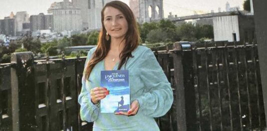 Descubre el libro que te ayudará a abrazar tu esencia: «Tu Singularidad, Tu Súper Poder» de Daniela Gaviria nuevo-libro-de-la-autora-colombiana-daniela-gaviria