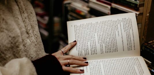 Conoce los autores y los libros sobre Oporto que capturan la esencia de la ciudad libros-sobre-oporto