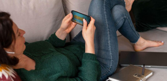 Frases que te sostienen en un clic: 10 ideas simples para elegir bien tu entretenimiento en línea frases-para-decidir-en-linea-con-seguridad