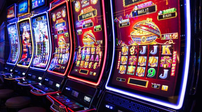 De las antiguas máquinas tragamonedas a las apps de casino: la evolución de la tecnología en el juego evolucion-de-las-tragamonedas-y-de-los-juegos-de-casino-a-lo-largo-de-la-historia